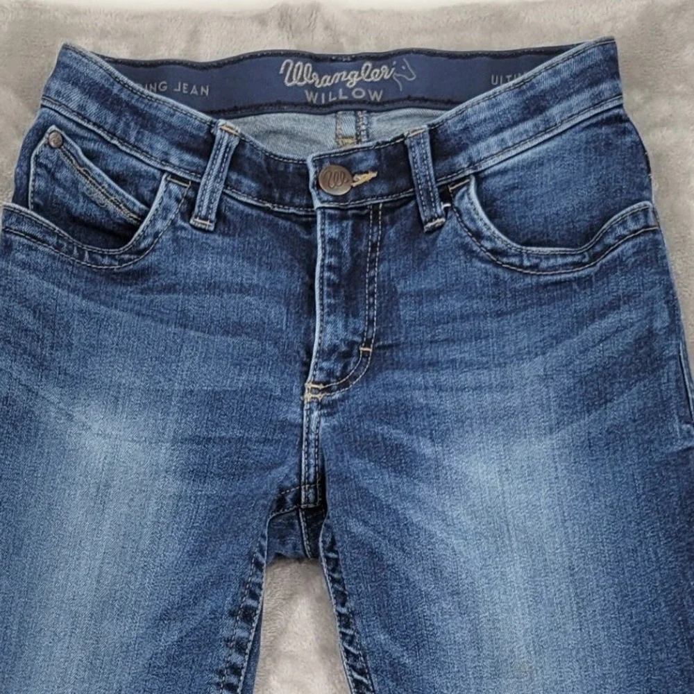 Wrangler Ultimate Riding Jean Willow Womens 28x34 Blue Bootcut Stretch Denim - Picture 3 of 12